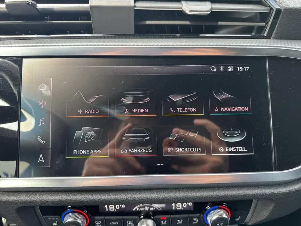 Audi Q3 Sportback 45 TFSI quattro S-tronic S line Nav 10/2019-photo-11