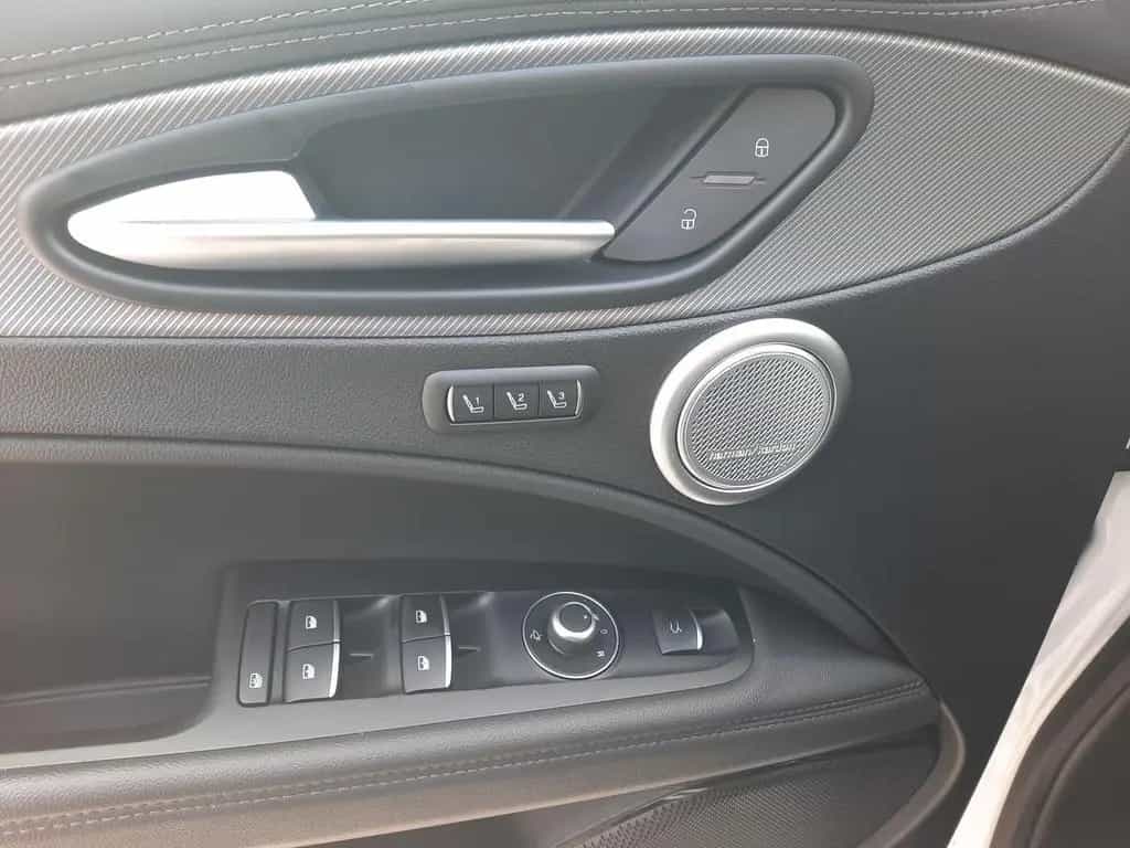 Alfa Romeo Stelvio 2.2 JTDM Veloce Q4 Navi Kamera ACC Leder 06/2024-photo-10