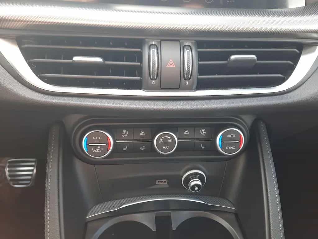 Alfa Romeo Stelvio 2.2 JTDM Veloce Q4 Navi Kamera ACC Leder 06/2024-photo-18