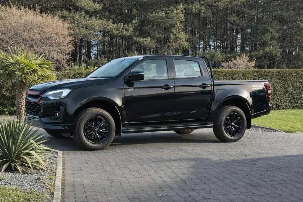 Isuzu D-Max 3.0 GT Doppelkabine 4x4 EXPORT OUT OF EU 03/2026-photo-2