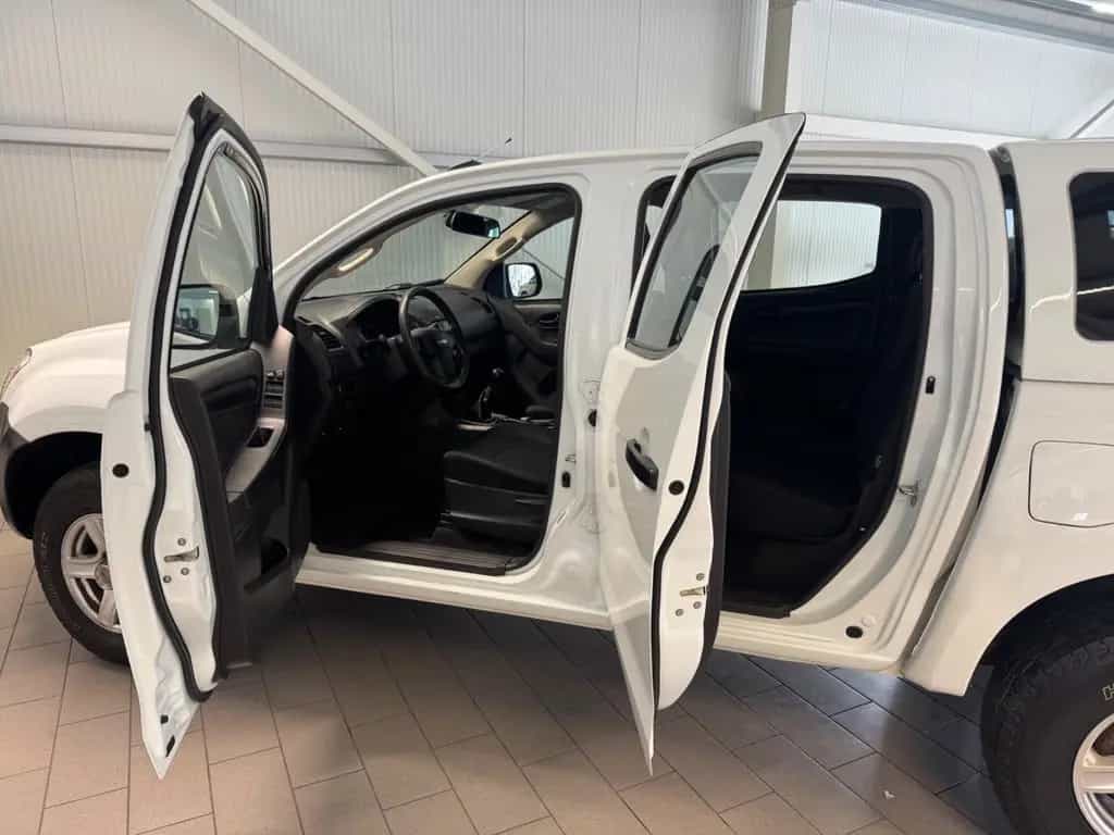 Isuzu D-Max Double Cab 4WD Custom 05/2016-photo-6