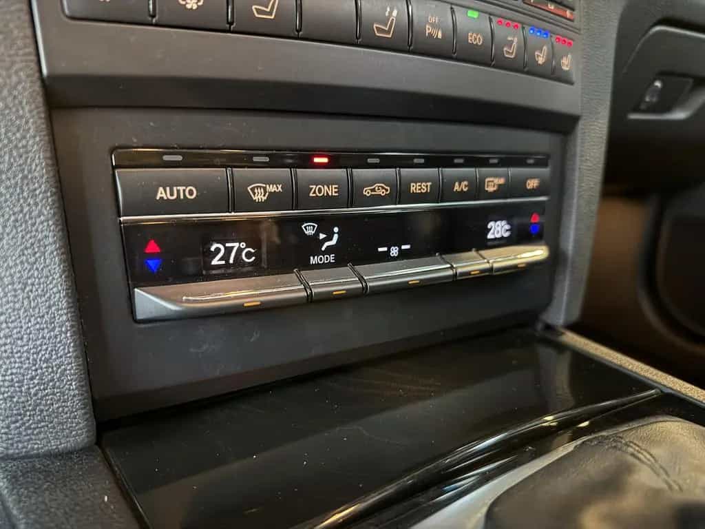 Mercedes-Benz E 350 Cabrio AMG/Airscarf/Belüftung/H&K/1.Hand 05/2012-photo-22