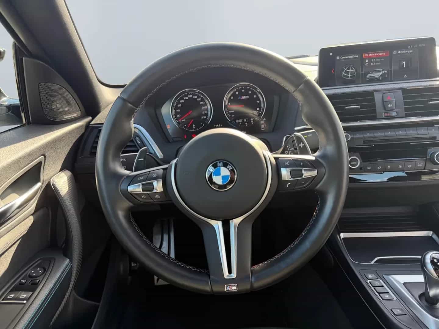 BMW M2 02/2019-photo-12