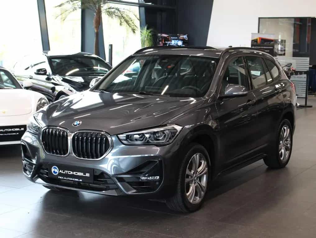 BMW X1 xDrive 20 i Sport Line 1. Hand*Pano*HUD*TOP 01/2020-photo-0