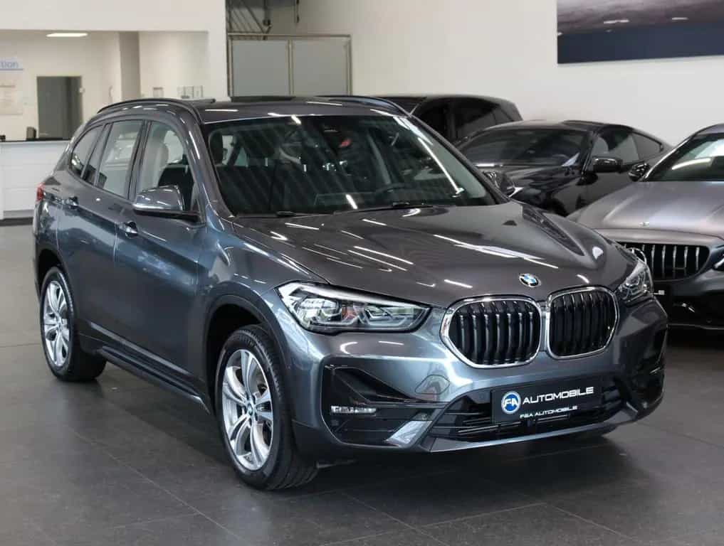 BMW X1 xDrive 20 i Sport Line 1. Hand*Pano*HUD*TOP 01/2020-photo-1
