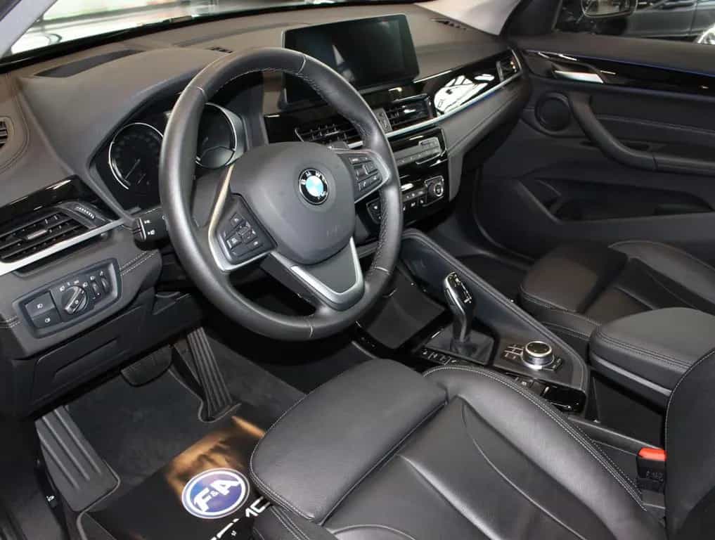 BMW X1 xDrive 20 i Sport Line 1. Hand*Pano*HUD*TOP 01/2020-photo-12