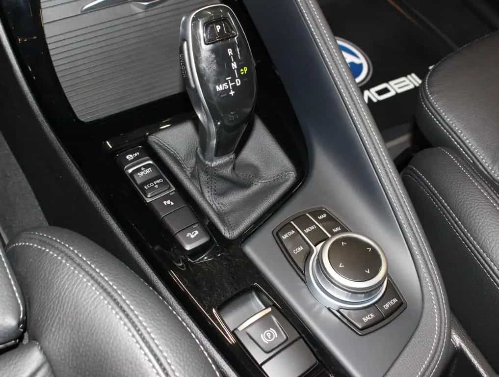 BMW X1 xDrive 20 i Sport Line 1. Hand*Pano*HUD*TOP 01/2020-photo-13