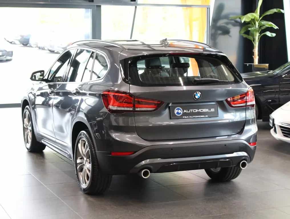 BMW X1 xDrive 20 i Sport Line 1. Hand*Pano*HUD*TOP 01/2020-photo-3
