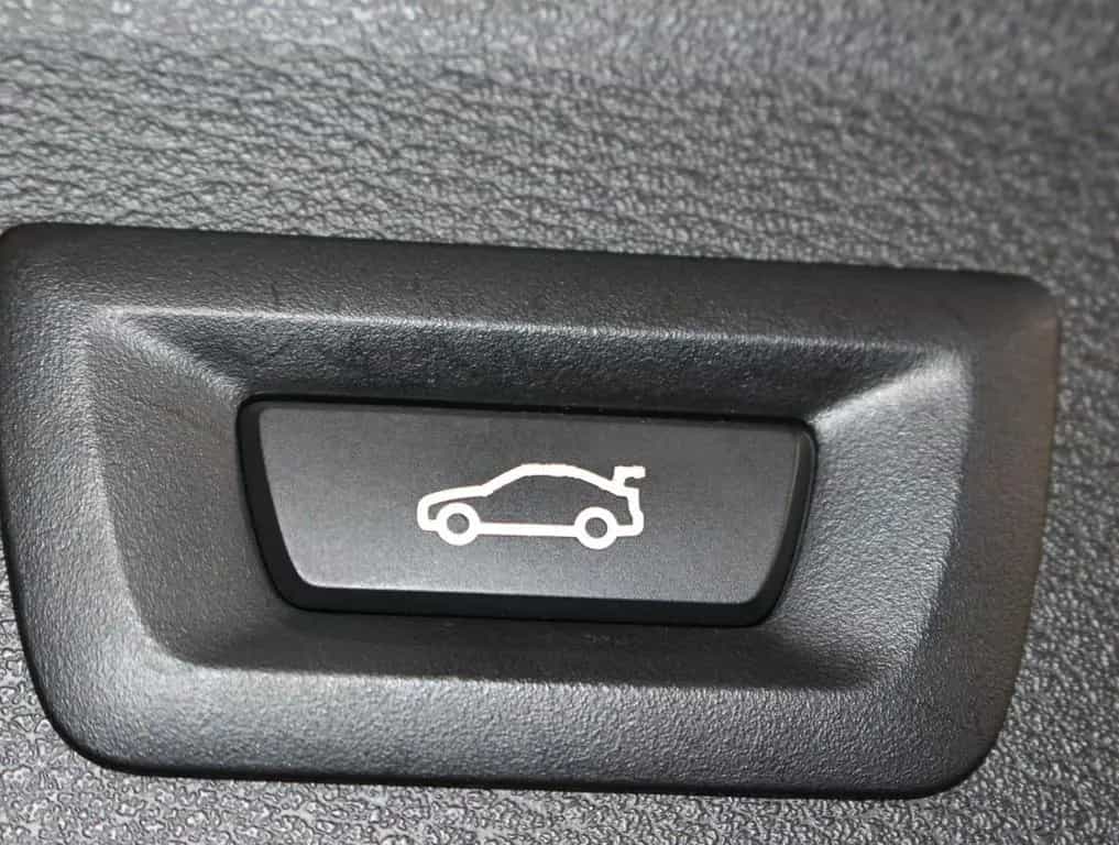 BMW X1 xDrive 20 i Sport Line 1. Hand*Pano*HUD*TOP 01/2020-photo-7
