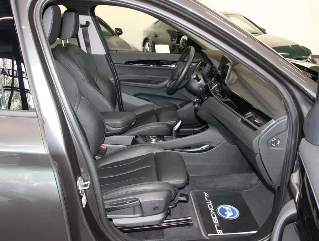 BMW X1 xDrive 20 i Sport Line 1. Hand*Pano*HUD*TOP 01/2020-photo-8