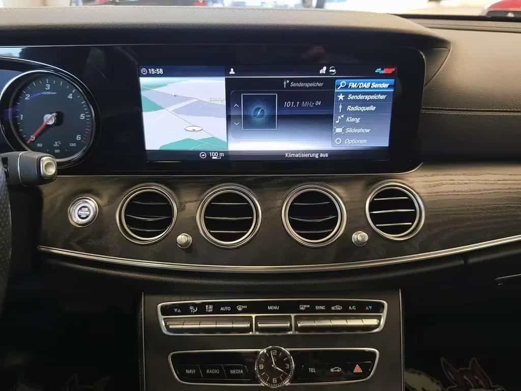 Mercedes-Benz E-Class 300d T AMG Line/Navi/S-Dach/Spur/DAB/Ahk 06/2020-photo-25