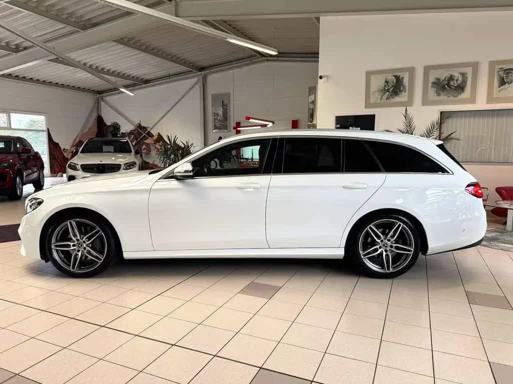 Mercedes-Benz E-Class 300d T AMG Line/Navi/S-Dach/Spur/DAB/Ahk 06/2020-photo-3