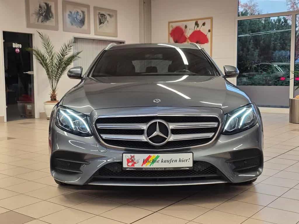 Mercedes-Benz E-Class 300 T Automatik AMG Line/20"Alu/Ahk 06/2020-photo-1
