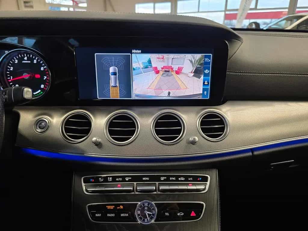 Mercedes-Benz E-Class 300 T Automatik AMG Line/20"Alu/Ahk 06/2020-photo-20