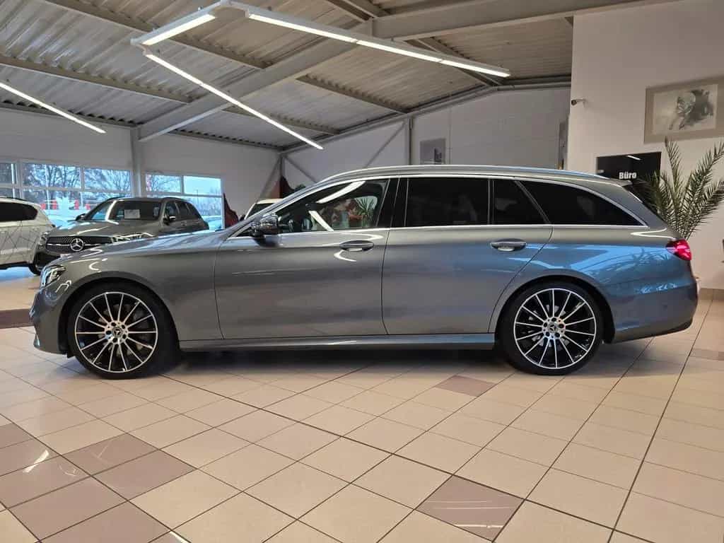 Mercedes-Benz E-Class 300 T Automatik AMG Line/20"Alu/Ahk 06/2020-photo-3