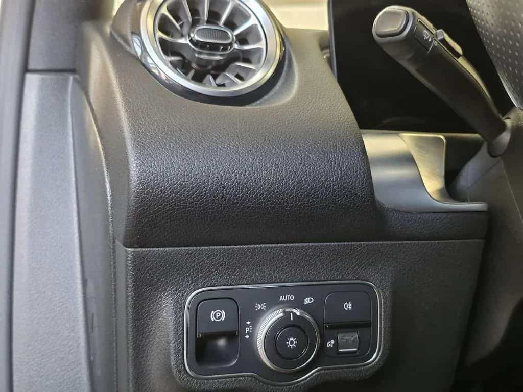 Mercedes-Benz GLB-Class 250 AMG Line 4Matic//Night/MBux/Sound/Ahk... 10/2021-photo-13