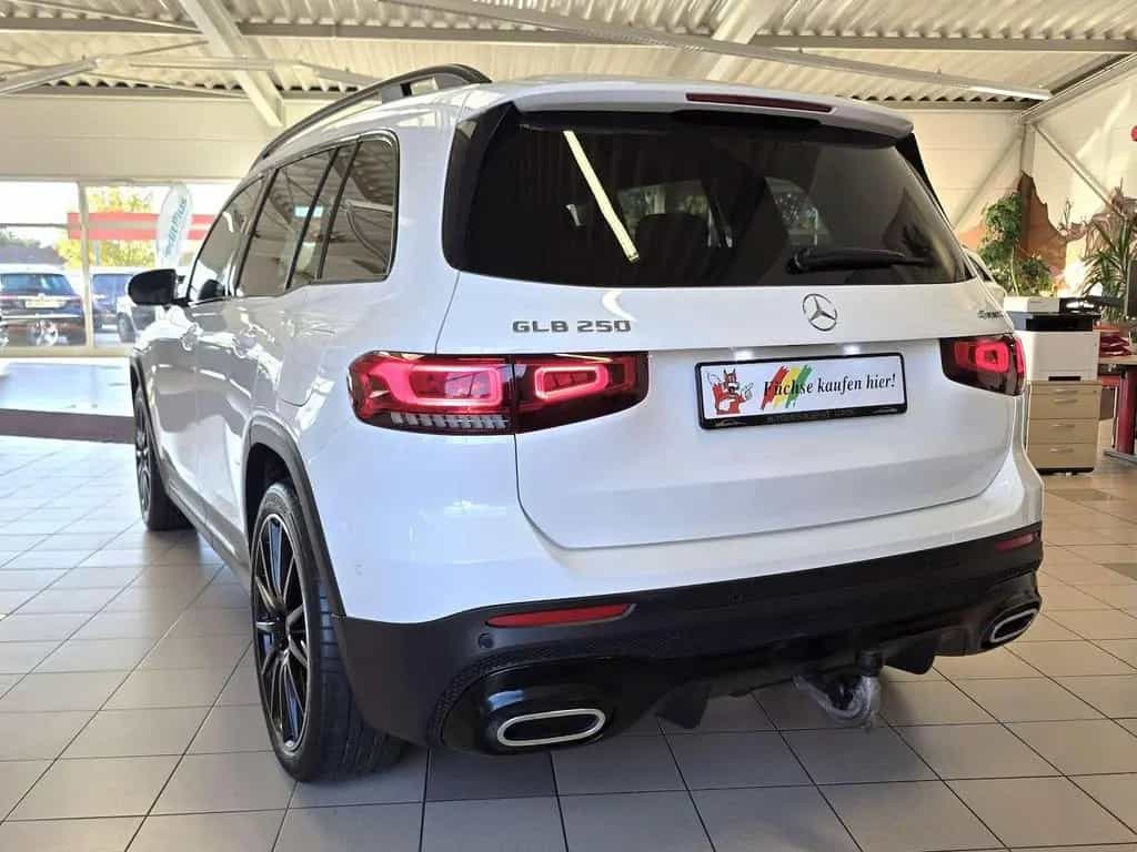 Mercedes-Benz GLB-Class 250 AMG Line 4Matic//Night/MBux/Sound/Ahk... 10/2021-photo-4