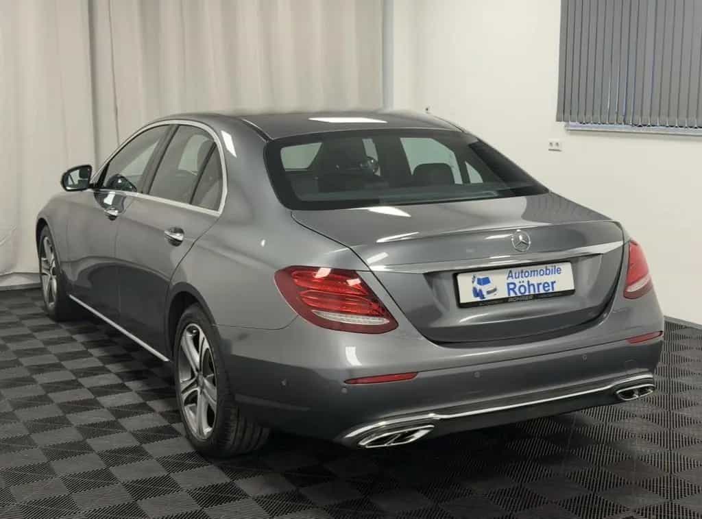 Mercedes-Benz E-Class 350 d Wide MB-LED 360G HUD Standheiz. Distr.+ 07/2016-photo-5