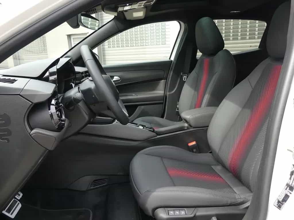 Alfa Romeo Junior IBRIDA TI 1.2 VGT 145PS DCT6 SCHIEBEDACH 05/2026-photo-10
