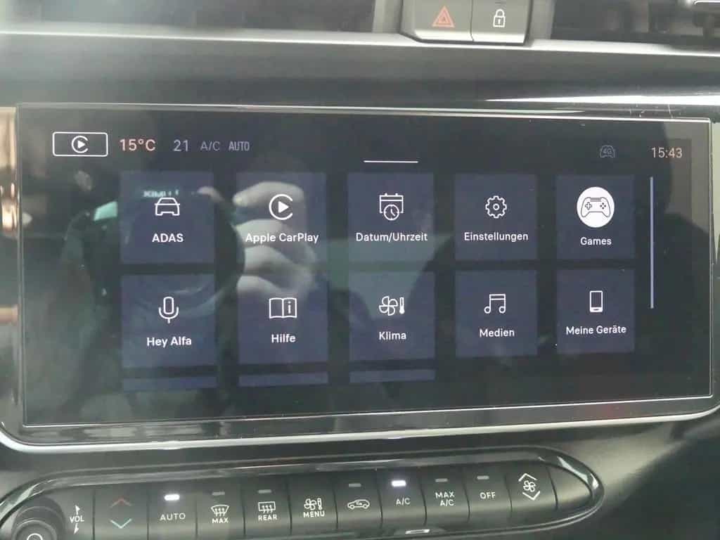 Alfa Romeo Junior IBRIDA TI 1.2 VGT 145PS DCT6 SCHIEBEDACH 05/2026-photo-29