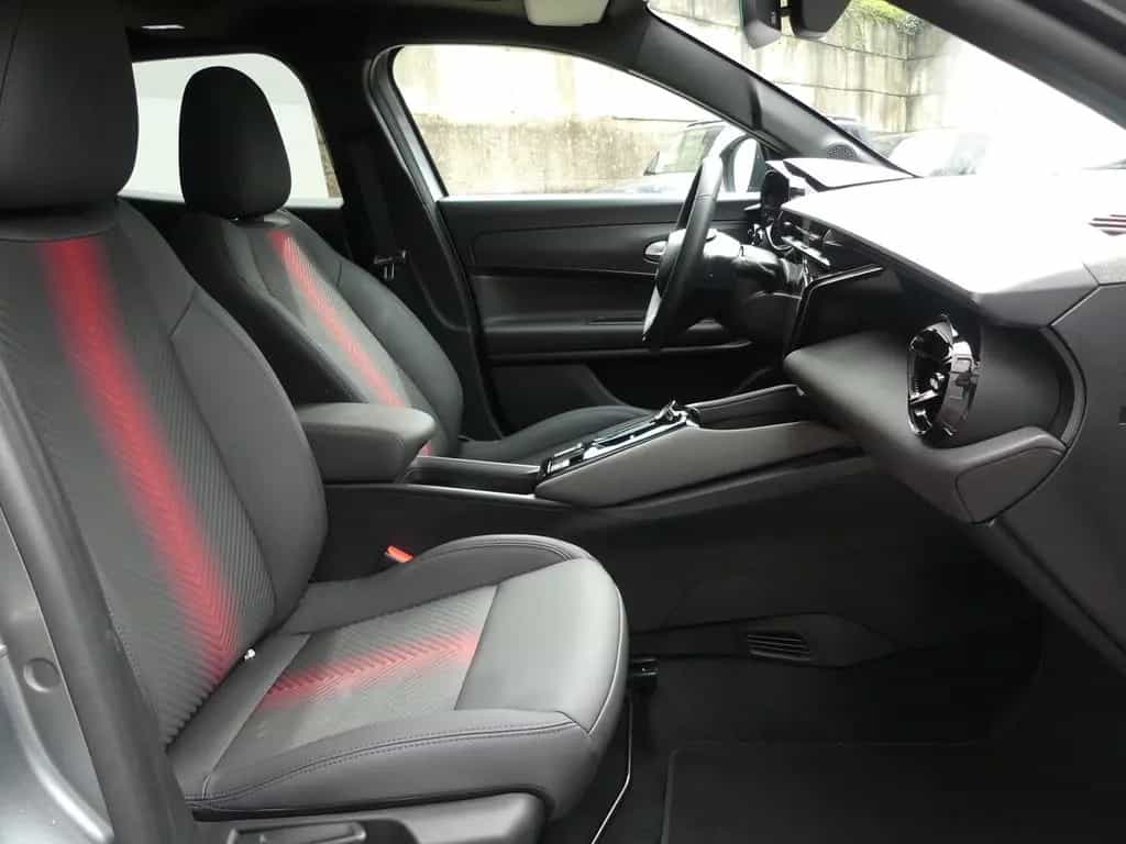 Alfa Romeo Junior IBRIDA TI 1.2 VGT 145PS DCT6 SCHIEBEDACH 05/2026-photo-11