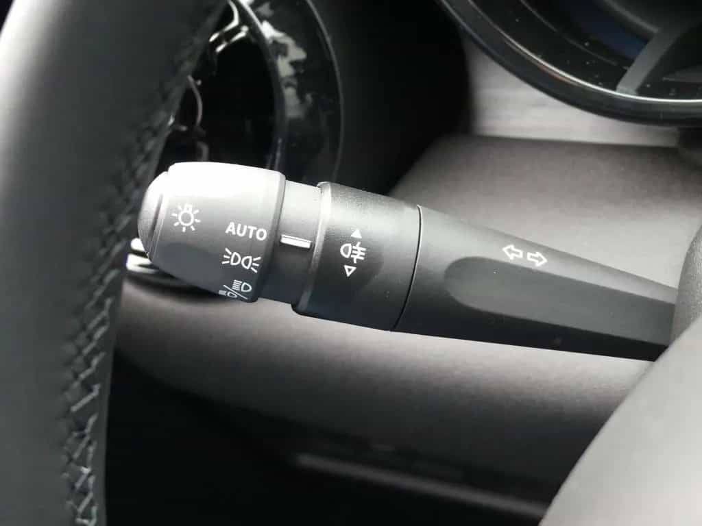 Alfa Romeo Junior IBRIDA TI 1.2 VGT 145PS DCT6 SCHIEBEDACH 05/2026-photo-19