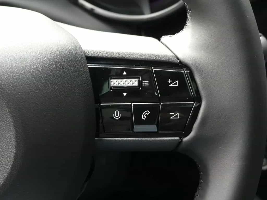 Alfa Romeo Junior IBRIDA TI 1.2 VGT 145PS DCT6 SCHIEBEDACH 05/2026-photo-22
