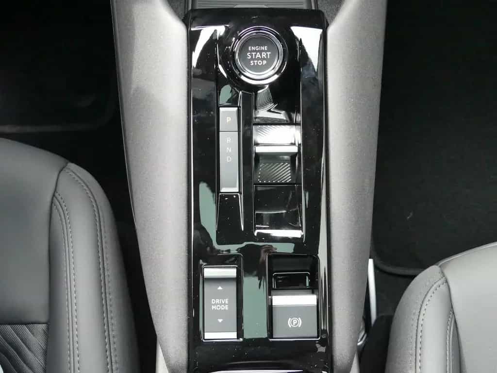 Alfa Romeo Junior IBRIDA TI 1.2 VGT 145PS DCT6 SCHIEBEDACH 05/2026-photo-33