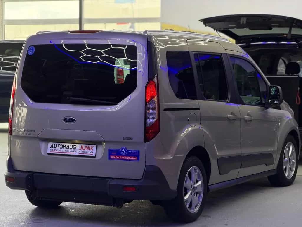 Ford Grand Tourneo Tourneo-Behindertengerecht-Rampe 08/2014-photo-11