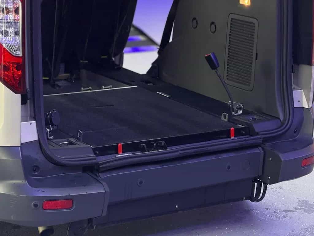 Ford Grand Tourneo Tourneo-Behindertengerecht-Rampe 08/2014-photo-17
