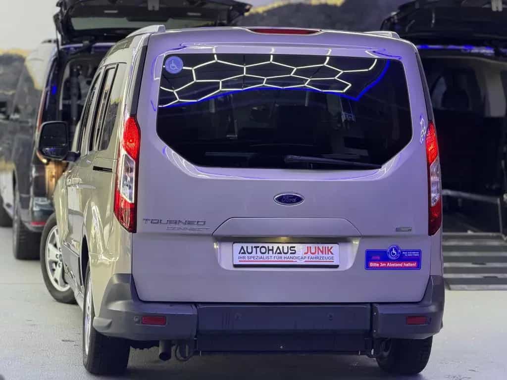 Ford Grand Tourneo Tourneo-Behindertengerecht-Rampe 08/2014-photo-20