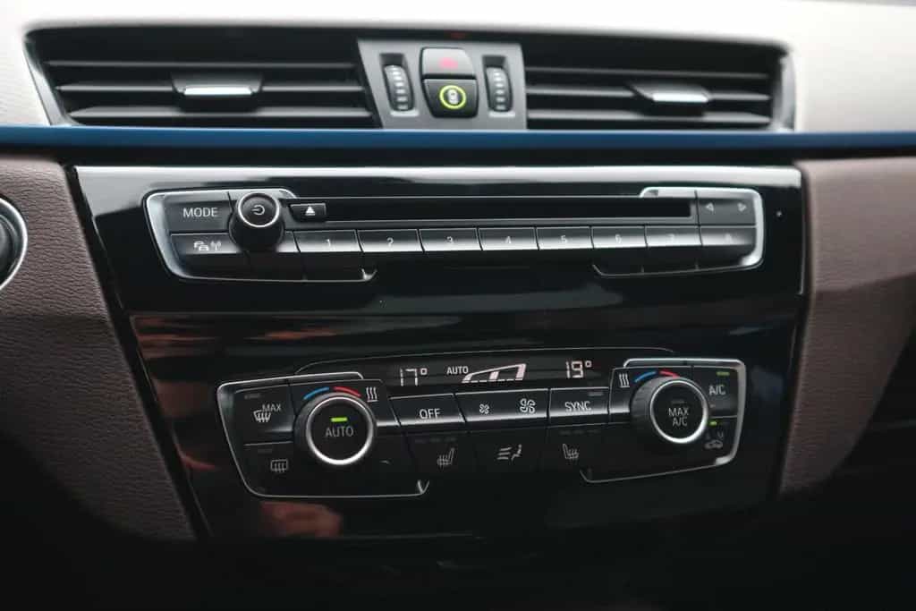 BMW X1 xDrive 25 d M Sport *2.HD/PANO/LEDER/HUD/AHK* 01/2018-photo-25