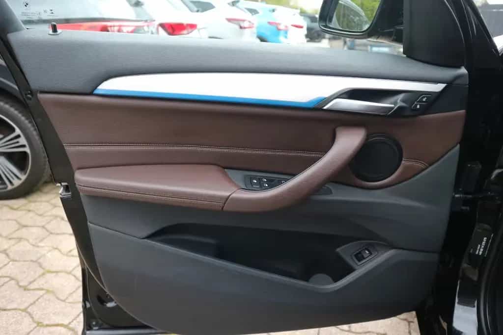 BMW X1 xDrive 25 d M Sport *2.HD/PANO/LEDER/HUD/AHK* 01/2018-photo-8