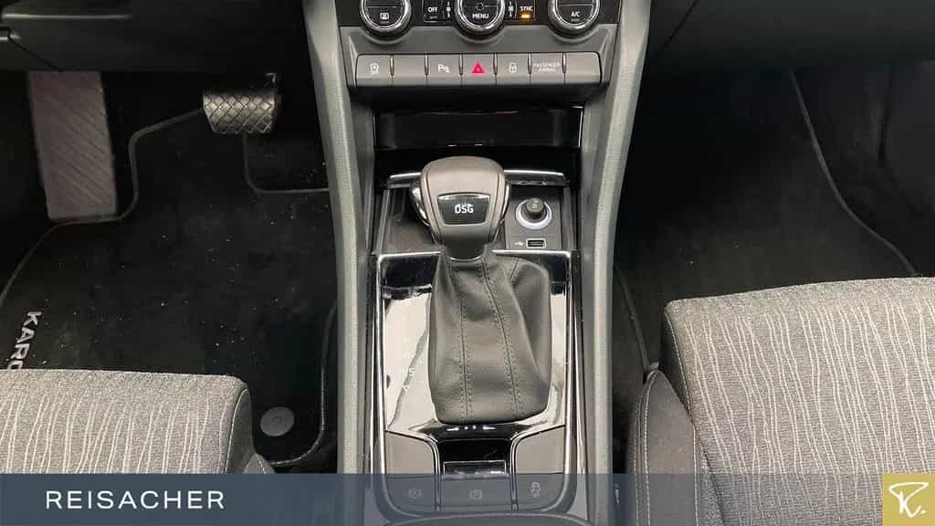 Skoda Karoq 1.5 TSI DSG AHK PDC LED KlimaA Navi 18" LM 12/2019-photo-10