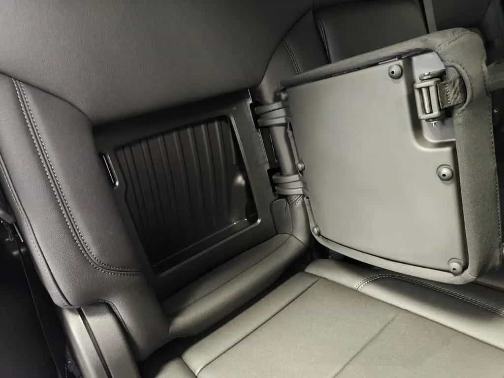 Chevrolet Silverado Trail Boss 4WD V8 2025 Z71 2LT LEDER S null-photo-11