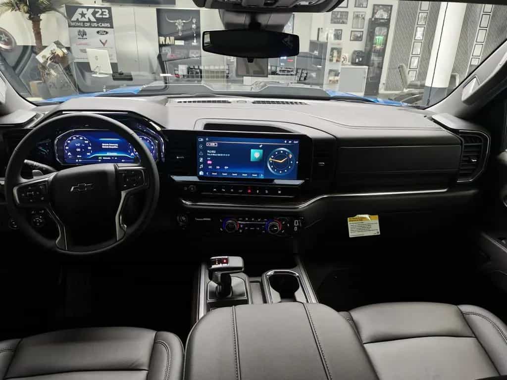 Chevrolet Silverado Trail Boss 4WD V8 2025 Z71 2LT LEDER S null-photo-17