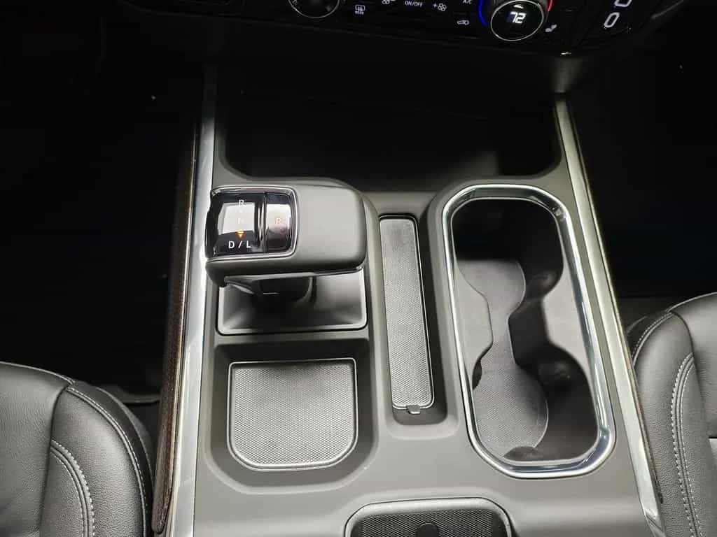 Chevrolet Silverado Trail Boss 4WD V8 2025 Z71 2LT LEDER S null-photo-32