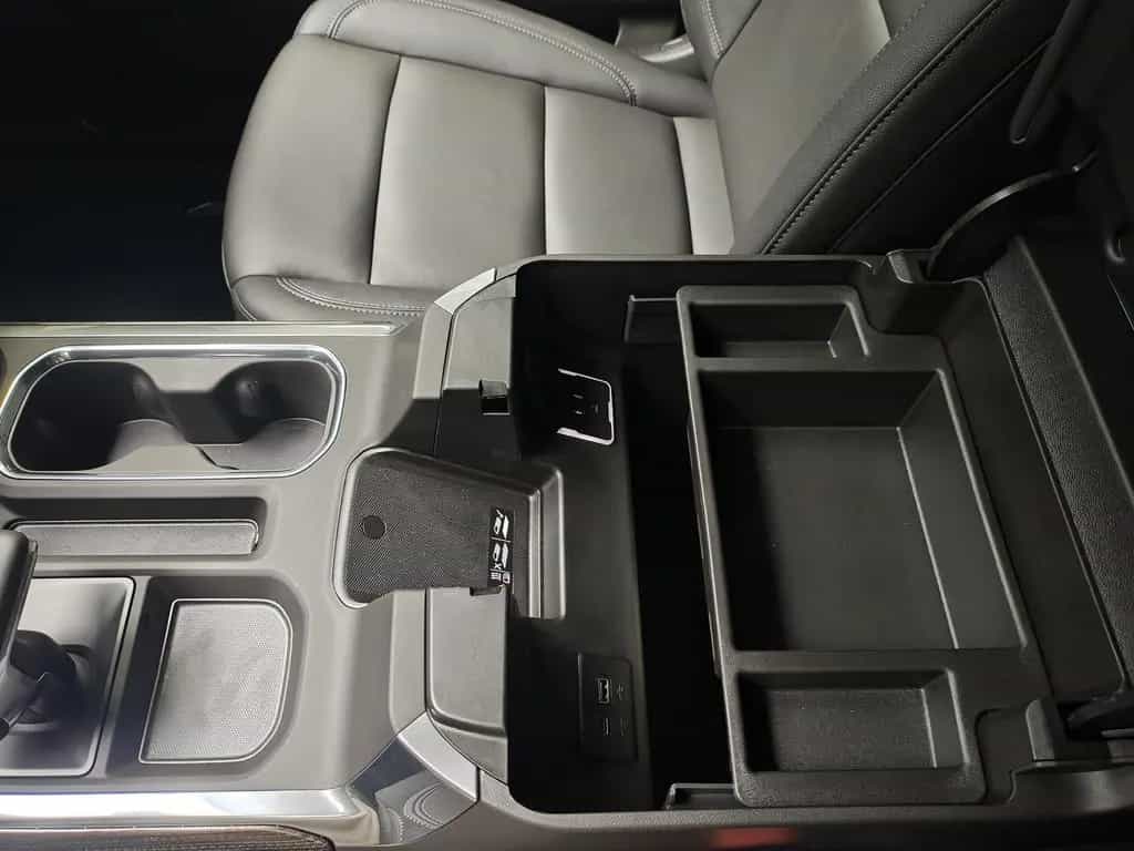 Chevrolet Silverado Trail Boss 4WD V8 2025 Z71 2LT LEDER S null-photo-33