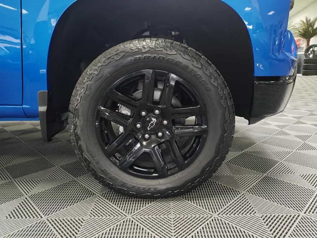Chevrolet Silverado Trail Boss 4WD V8 2025 Z71 2LT LEDER S null-photo-7