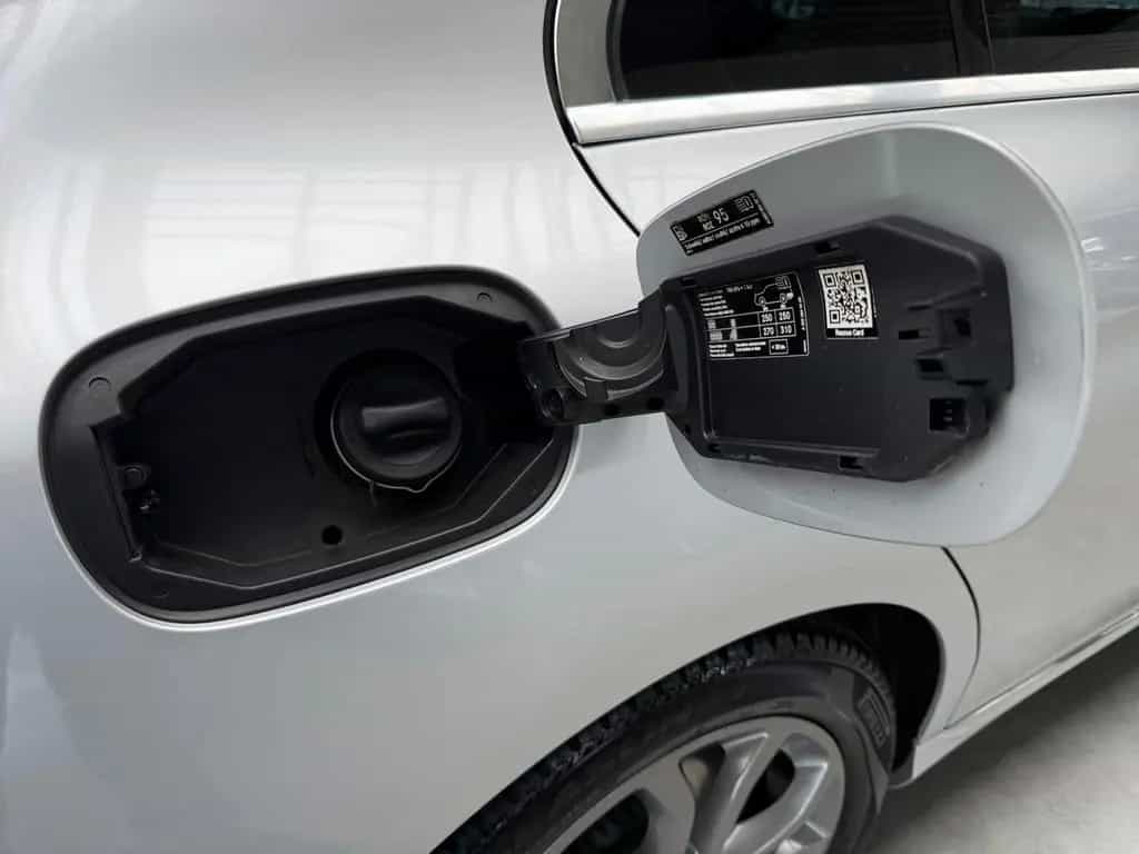 Mercedes-Benz C 200 AUTOMAT NAV+LED+EINPARKHILFE+ALLWETTER+TÜV 02/2016-photo-21