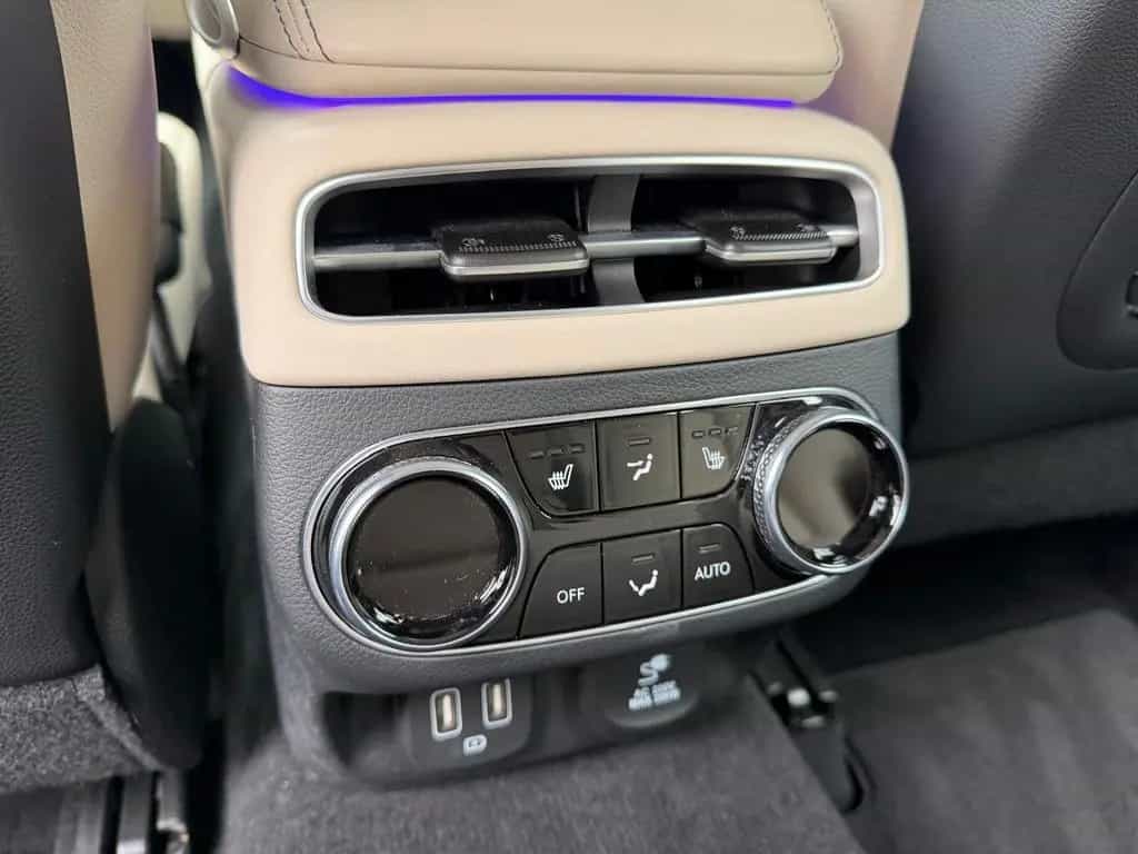 Genesis GV70 2.2 D 8AT AWD Luxury Pano Tech Lexicon Comf 11/2024-photo-12
