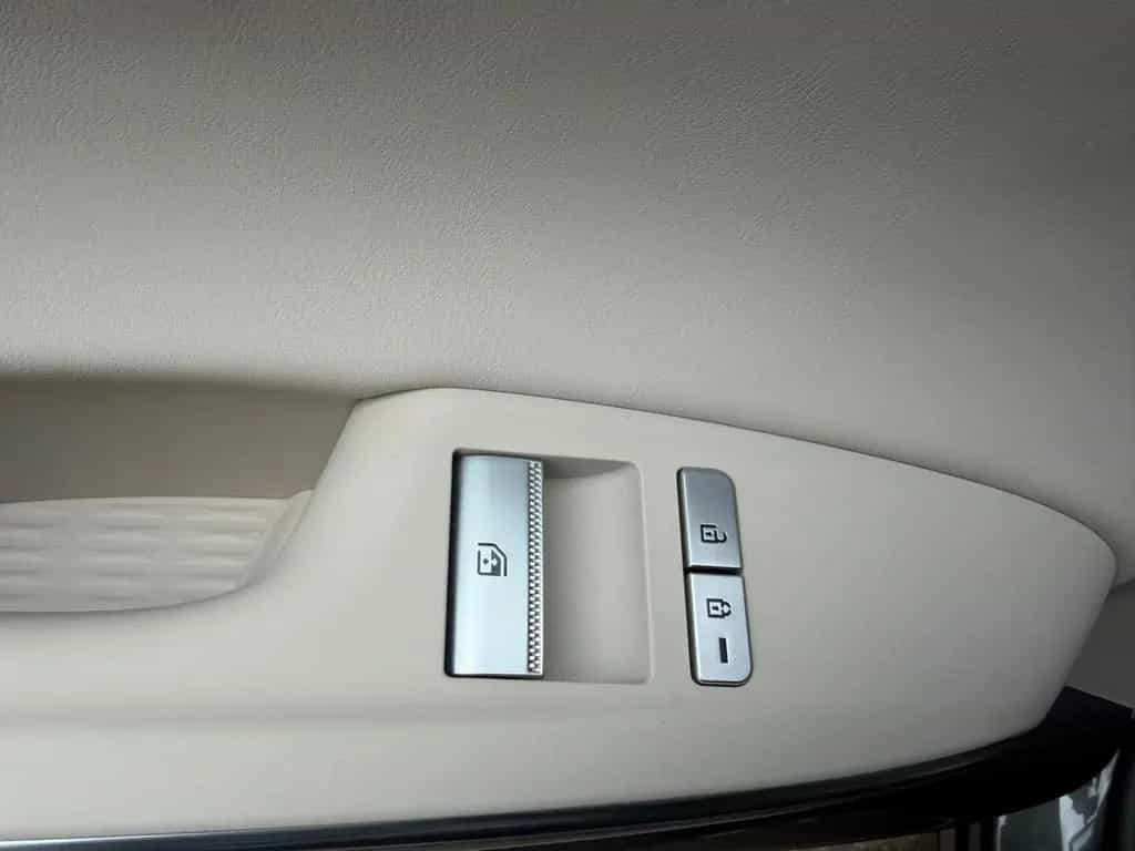 Genesis GV70 2.2 D 8AT AWD Luxury Pano Tech Lexicon Comf 11/2024-photo-17