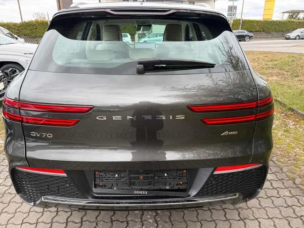 Genesis GV70 2.2 D 8AT AWD Luxury Pano Tech Lexicon Comf 11/2024-photo-4