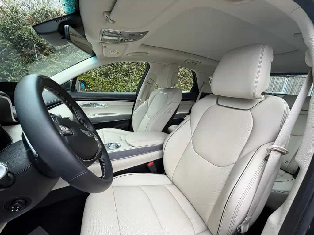 Genesis GV70 2.2 D 8AT AWD Luxury Pano Tech Lexicon Comf 11/2024-photo-6