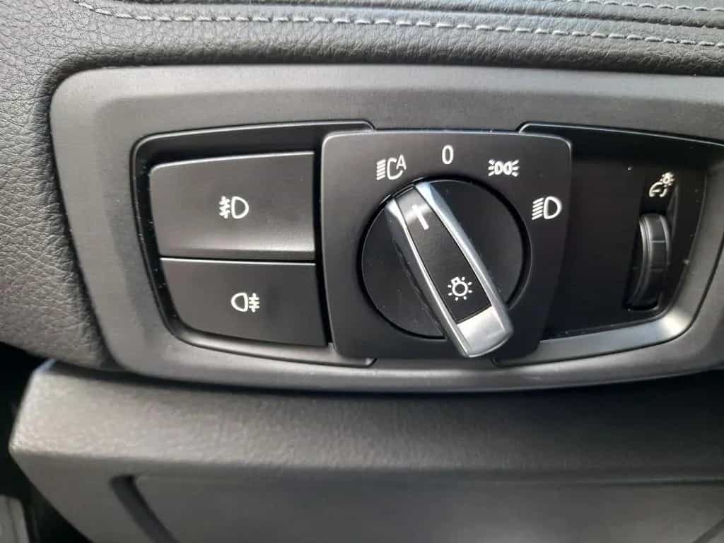 BMW 2 Series 225i Active Tourer  xDrive Luxury Line,LED,PANO, 08/2016-photo-30