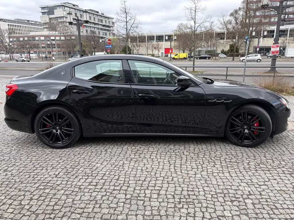 Maserati Ghibli Ghibli S BLACK EDITION. 20z Kamera 07/2018-photo-2