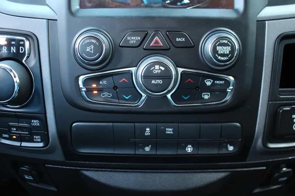 Dodge RAM 1500 Tradesmann 3,6L V6 LPG 6-Sitzer AHK 06/2020-photo-16