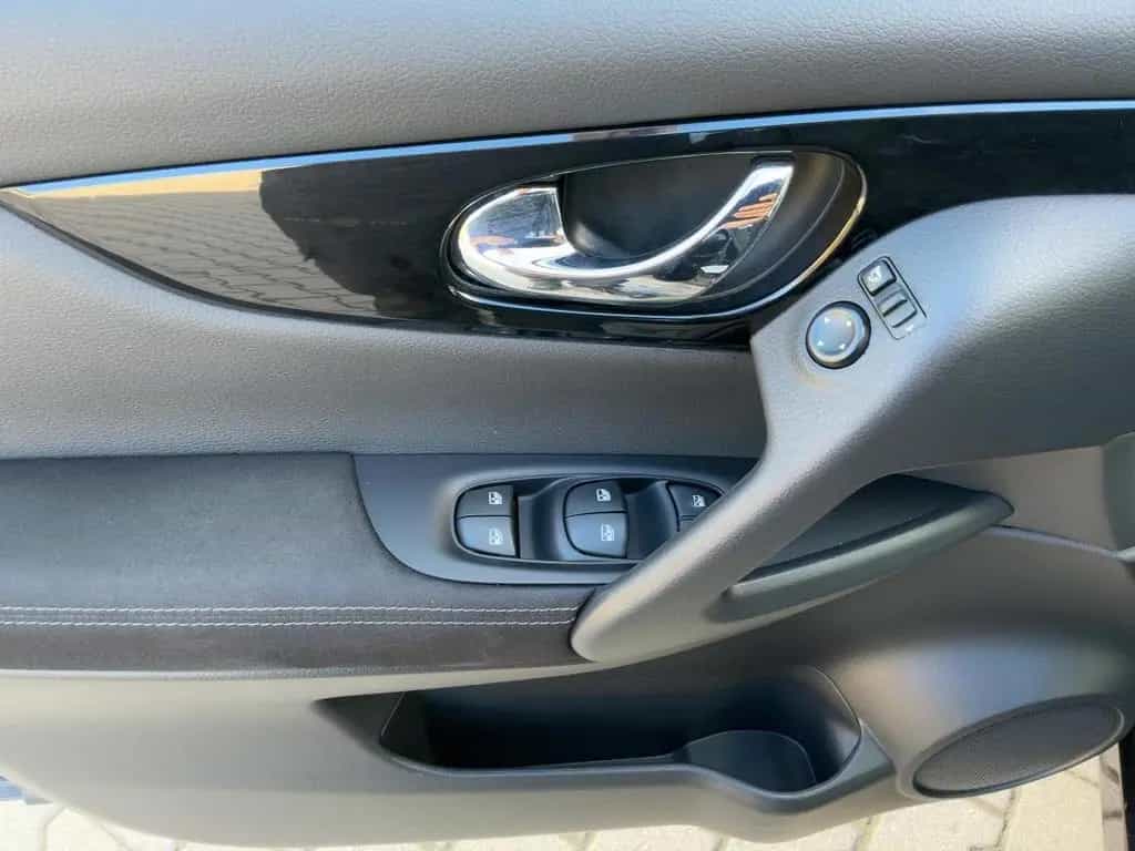 Nissan Qashqai Shiro 1.3+SPURHALTE+NAVI+KLIMAAUTOMATIK 06/2021-photo-9
