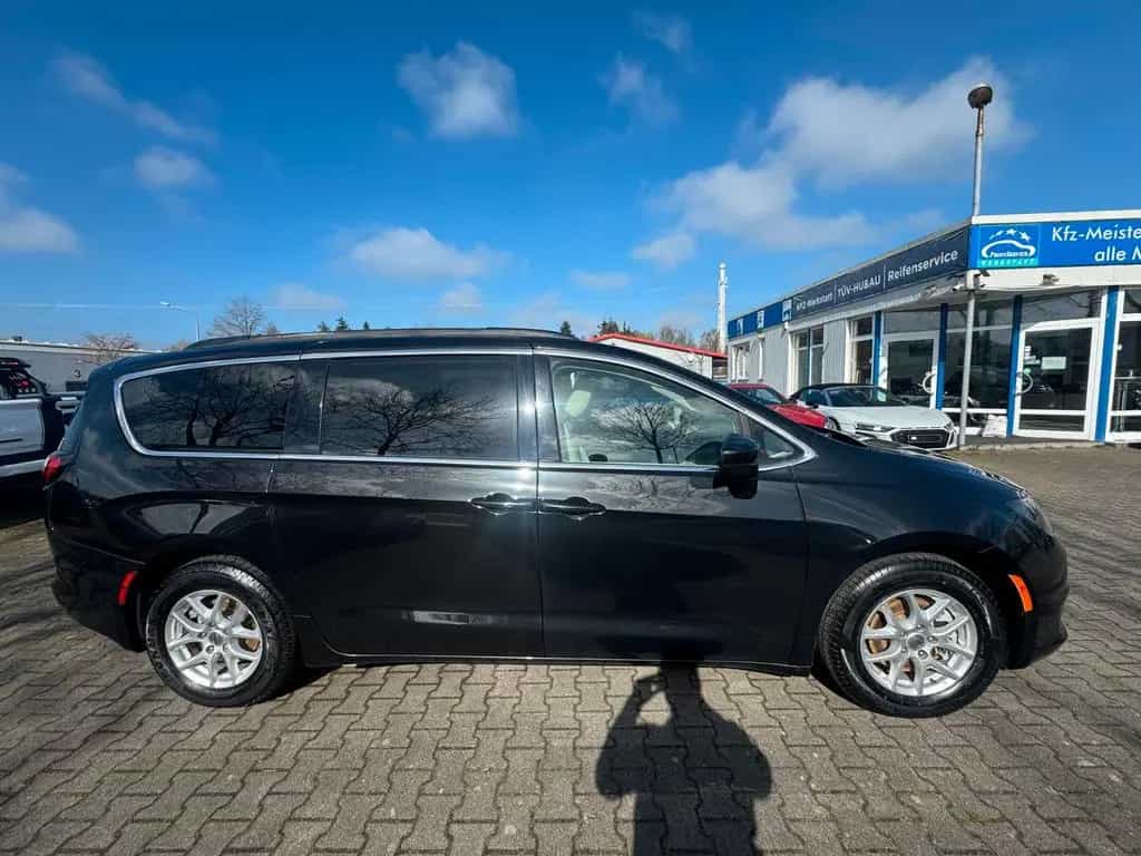Chrysler Pacifica Voyager,Garantie,Neu TÜV, 07/2021-photo-4