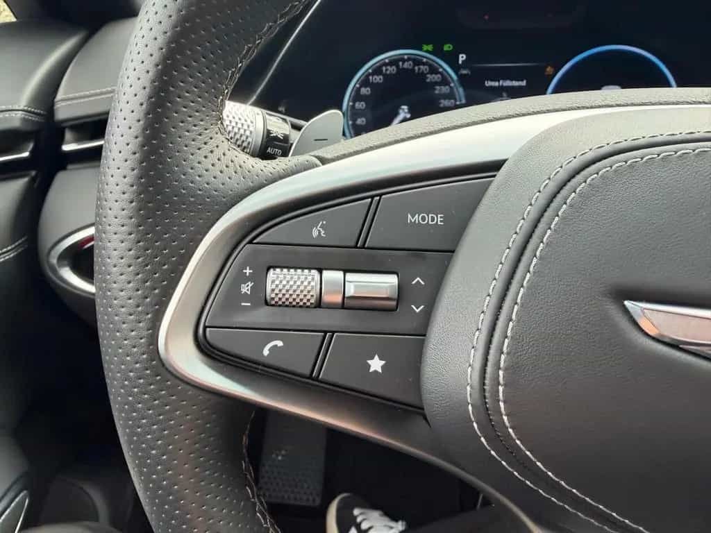 Genesis GV70 2.2 D 8AT AWD Sport Pano Tech Lexicon Comf 11/2024-photo-12